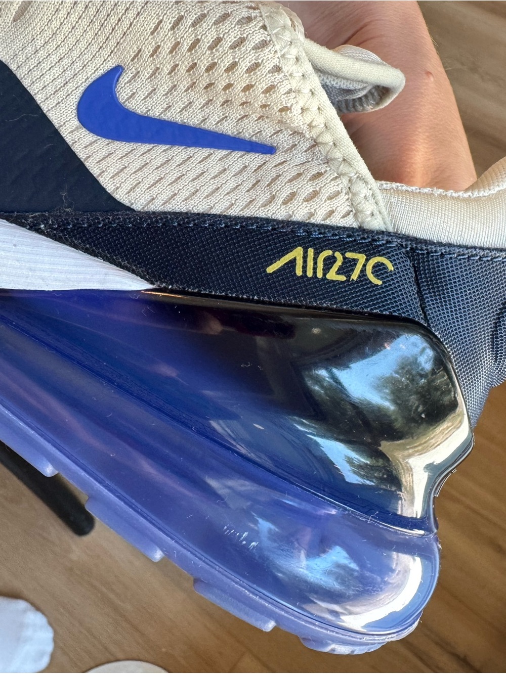 Nike Air Max 270 - Picture 6 of 10